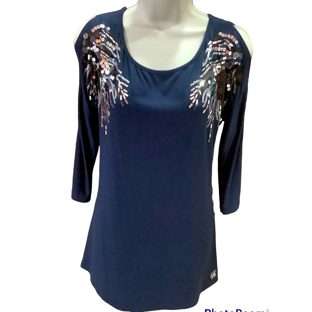 Cold shoulder Navy beaded top. Scoop neckline & V back. Sz. M by Buckle